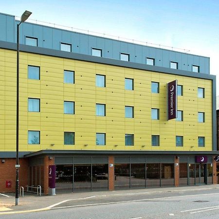 Premier Inn Newbury Town Centre Buitenkant foto